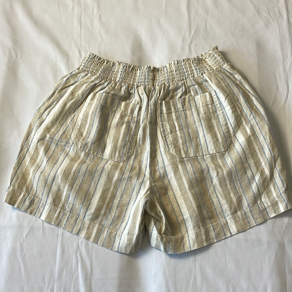 Women’s size medium tan striped Briggs Linen Blend Pull-On Shorts with Pockets - Picture 6 of 8